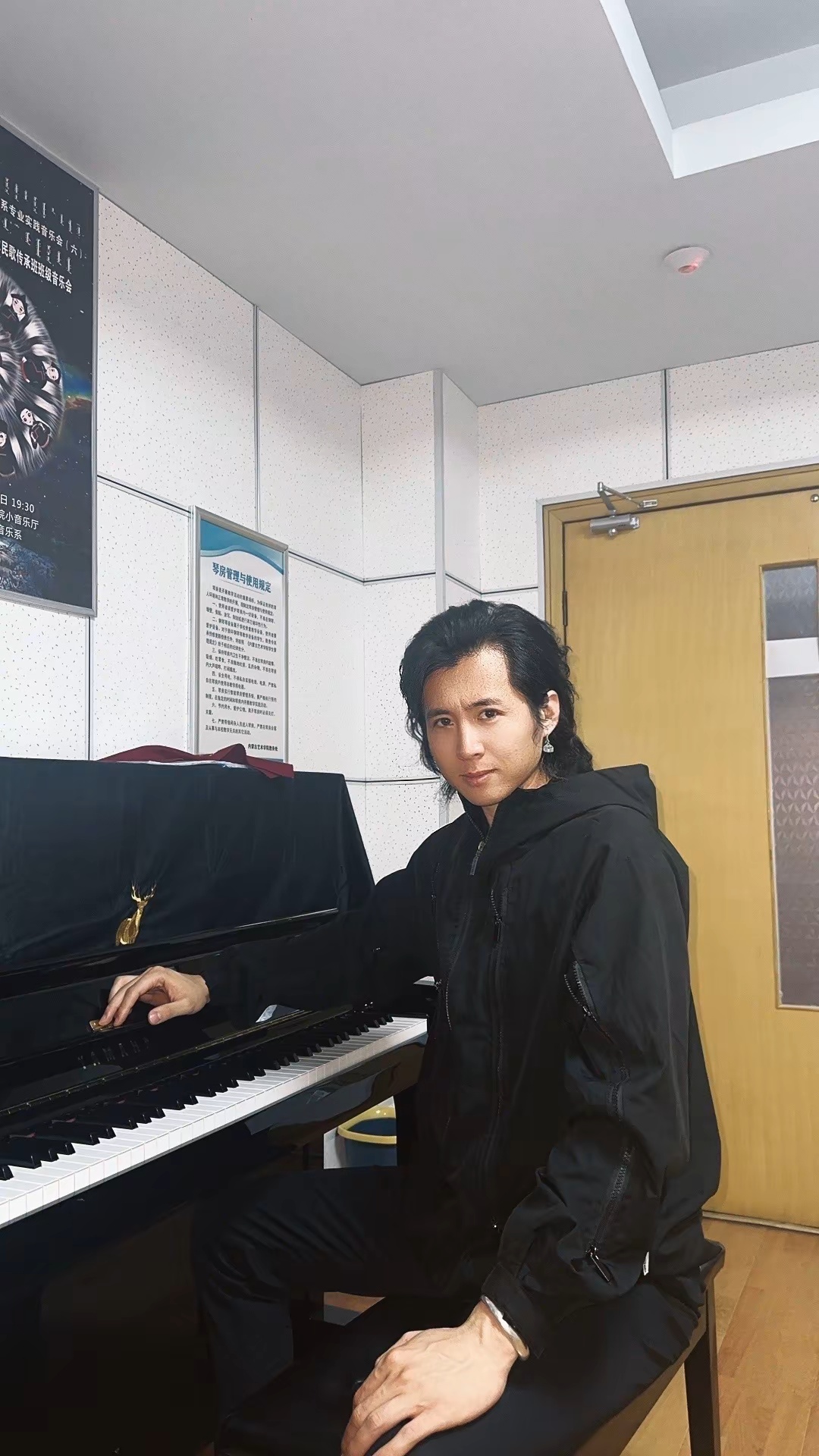 吴萨其日拉.jpg