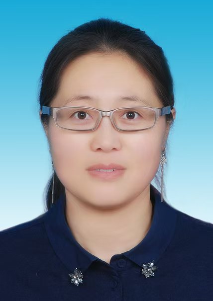 塔娜，硕士研究生，高级讲师，主讲蒙语文.jpg