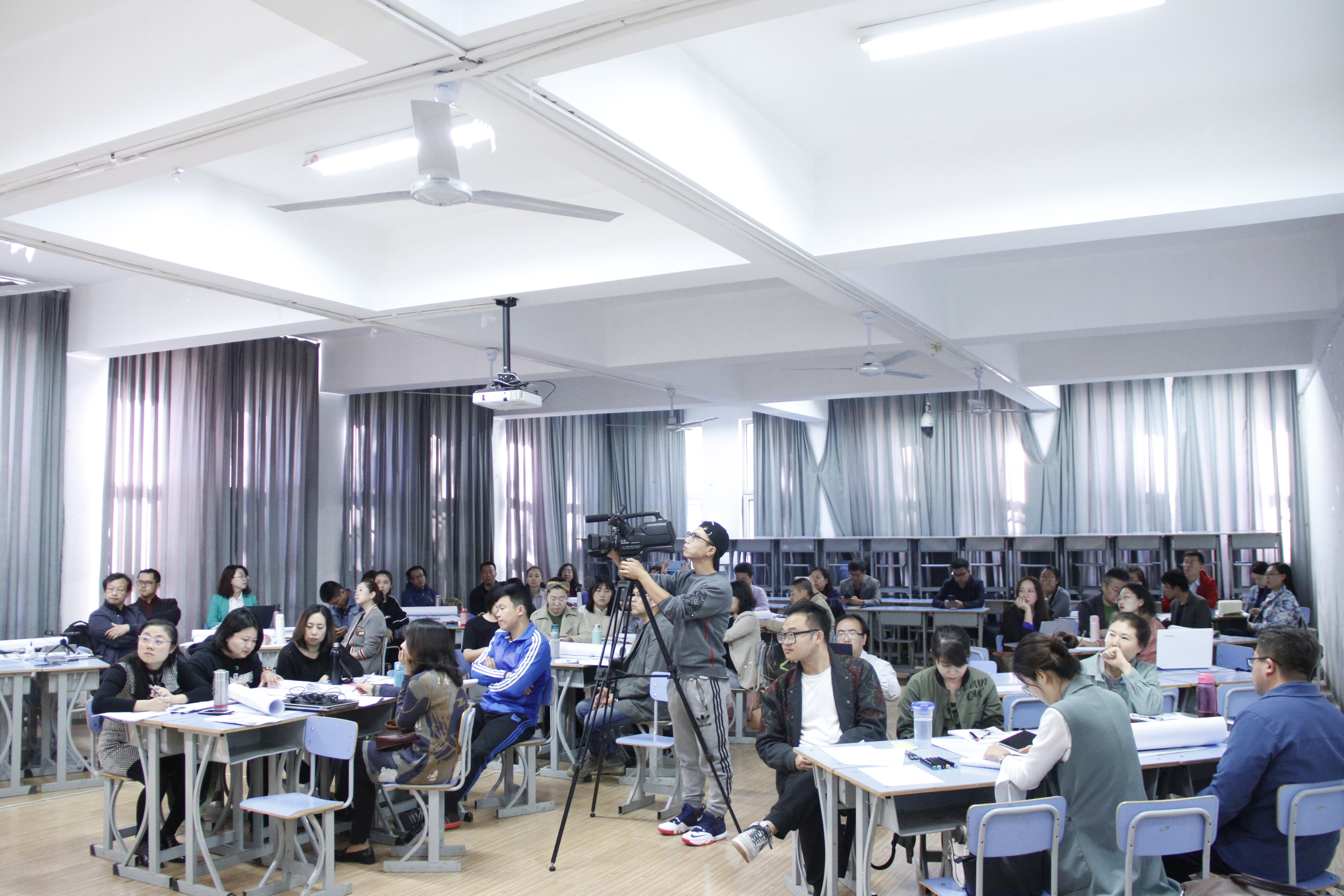 培训会现场.jpg 培训会现场.jpg