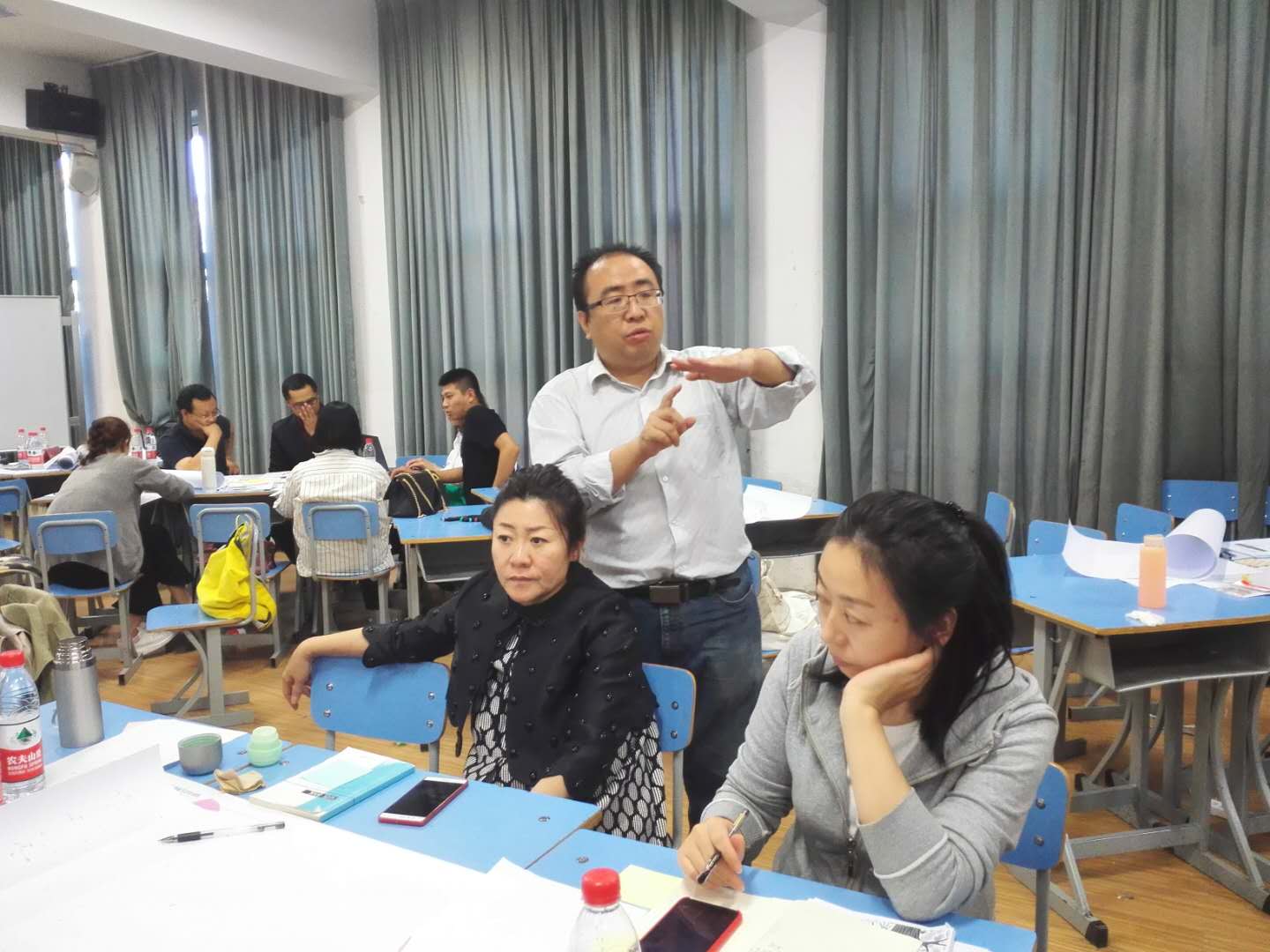 赵彦荣引导师.jpg 赵彦荣引导师.jpg