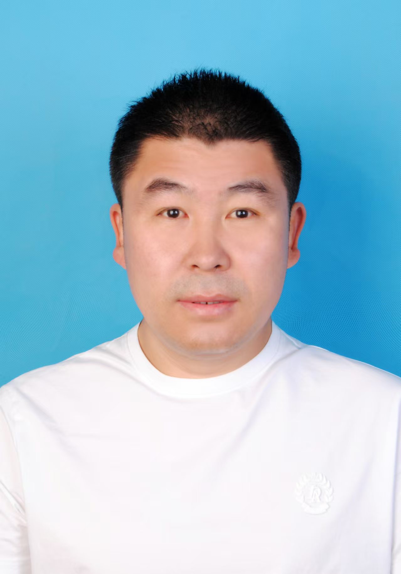 伊德日夫，大学本科，高级讲师，主讲数学，.jpg