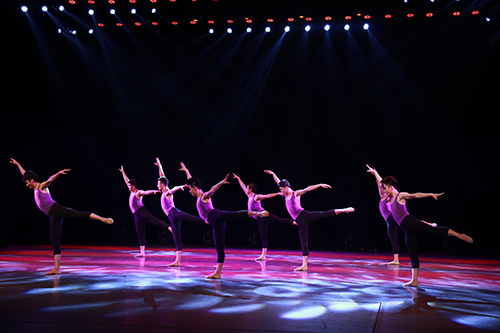 舞蹈系成功举办"毕业歌——2012级学生毕业汇报演出" - 内蒙古艺术