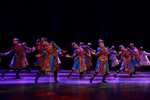 舞蹈系成功举办"毕业歌——2012级学生毕业汇报演出" - 内蒙古艺术