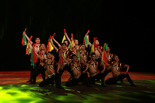 舞蹈系成功举办"毕业歌——2012级学生毕业汇报演出" - 内蒙古艺术