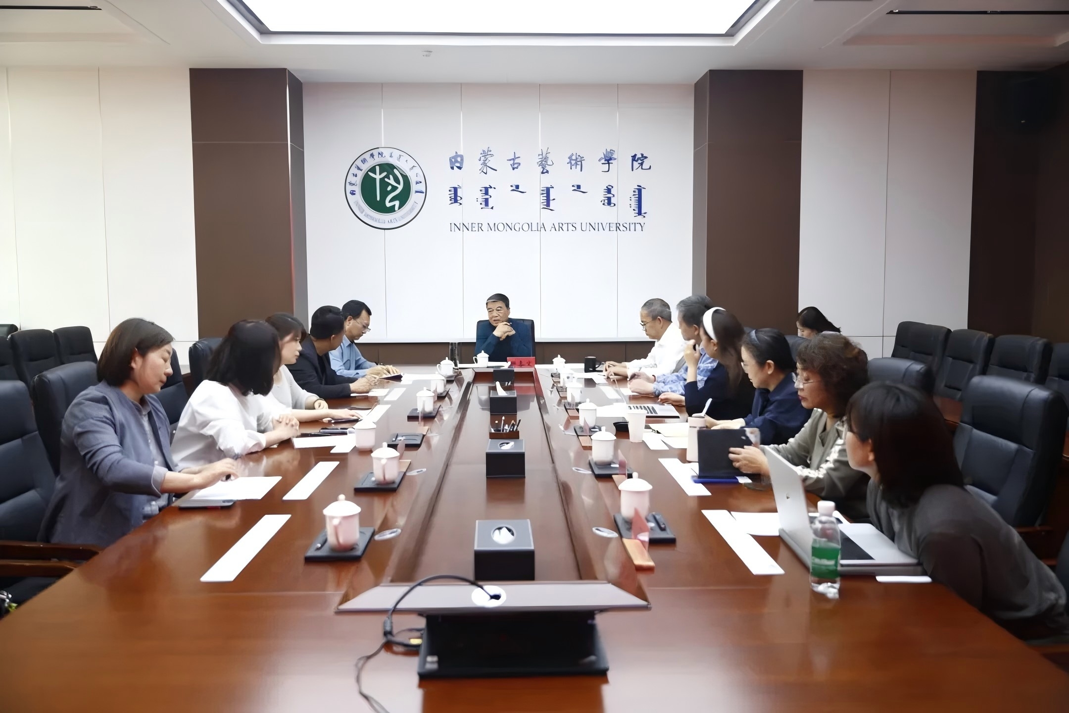 学校党委书记折喜文与党外人士座谈交流 凝心聚力共促发展