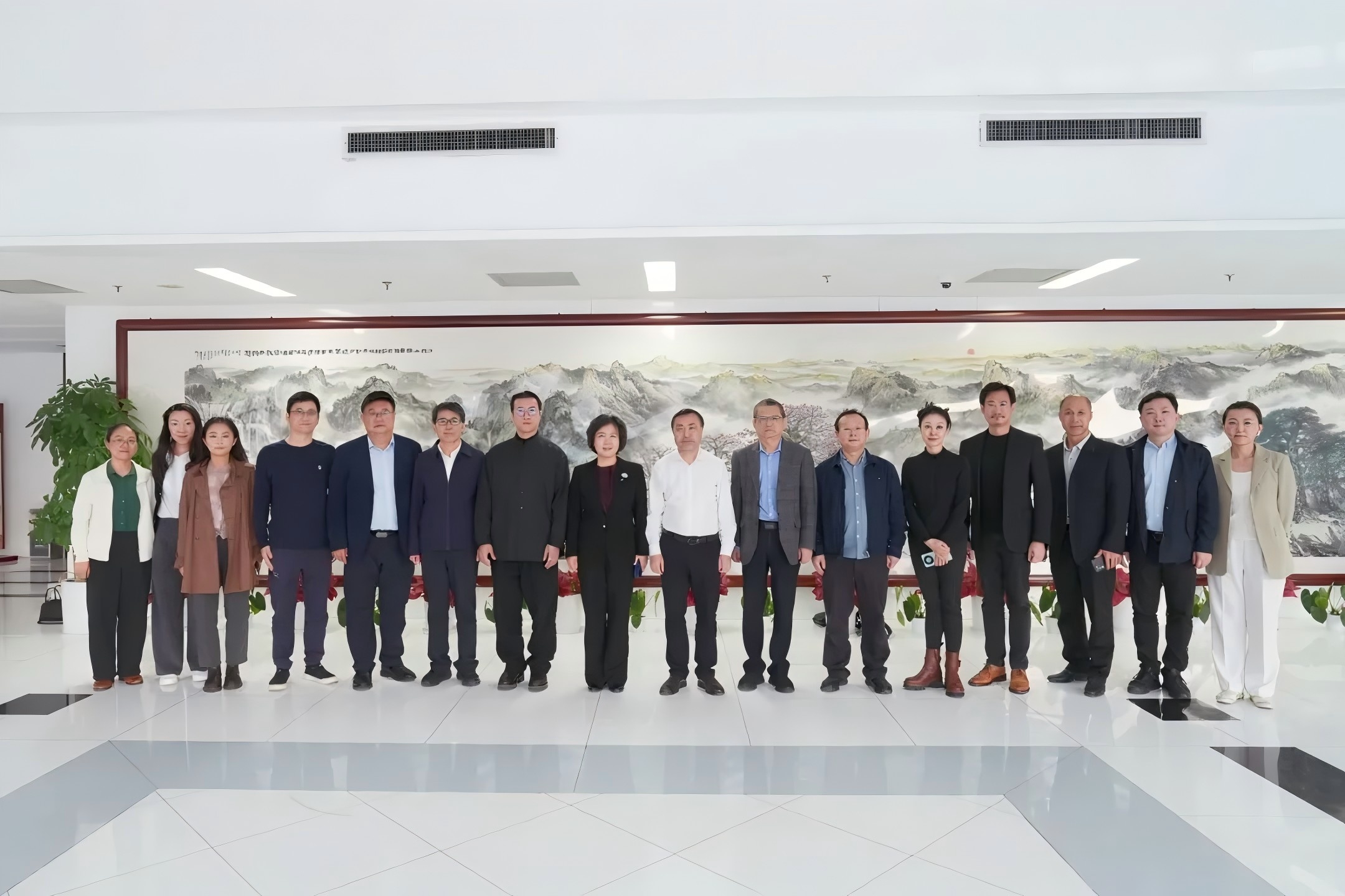 我校党委副书记、院长闫艳带队参加第六届粤港澳大湾区音乐节暨...